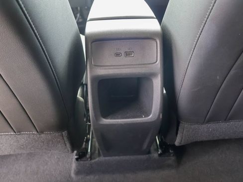 Used 2025 Chevrolet Trax LT w/ LT Convenience Package FWD image 19