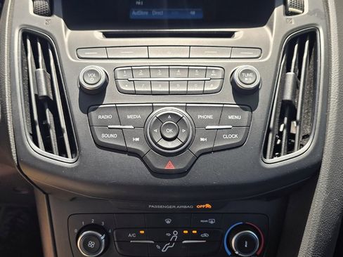 Used 2016 Ford Focus SE image 22