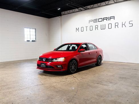 Used 2017 Volkswagen Jetta GLI FWD image 2