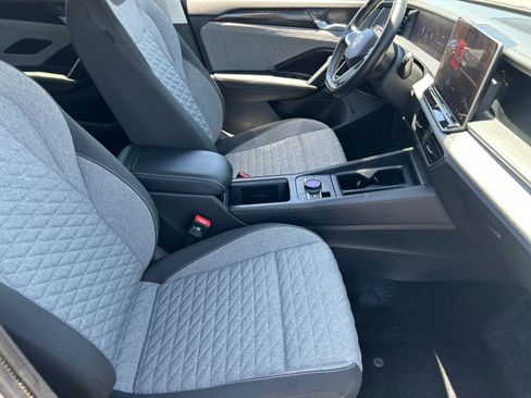 Used 2026 Volkswagen Tiguan S FWD image 18