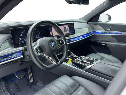 Used 2025 BMW 740i w/ Premium Package image 13