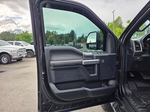 Used 2015 Ford F150 XLT w/ Equipment Group 302A Luxury AWD/4WD image 22
