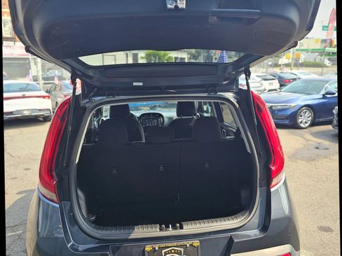 Used 2020 Kia Soul S image 25