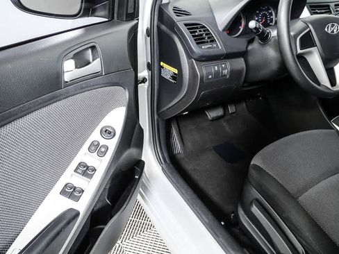 Used 2014 Hyundai Accent GS image 12