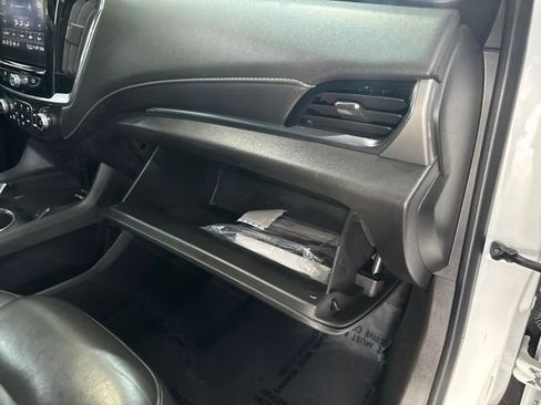 Used 2023 Chevrolet Traverse LT AWD/4WD image 42