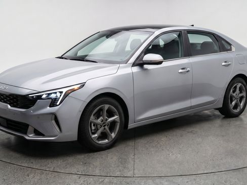 Used 2025 Kia K4 FWD image 3