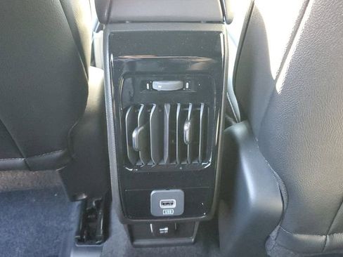 New 2026 Jeep Compass Latitude image 13