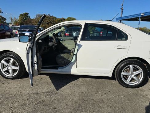 Used 2011 Ford Fusion S image 3