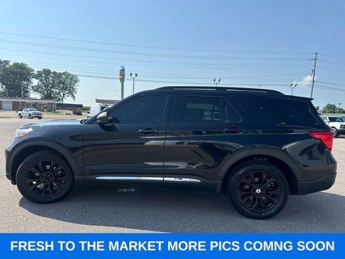 Used 2022 Ford Explorer XLT w/ Equipment Group 202A AWD/4WD image 30