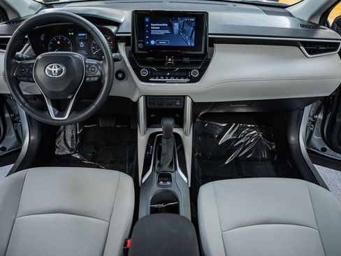 Used 2024 Toyota Corolla Cross LE w/ Moonroof Package AWD/4WD image 21