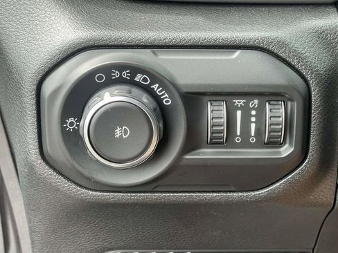 Used 2020 Jeep Wrangler Sport AWD/4WD image 33