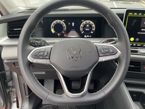 New 2026 Volkswagen Tiguan SE image 19