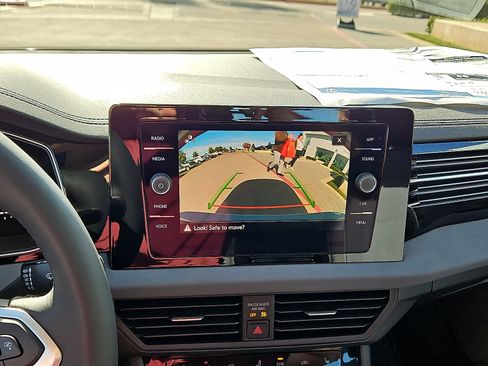 New 2026 Volkswagen Jetta SE image 16