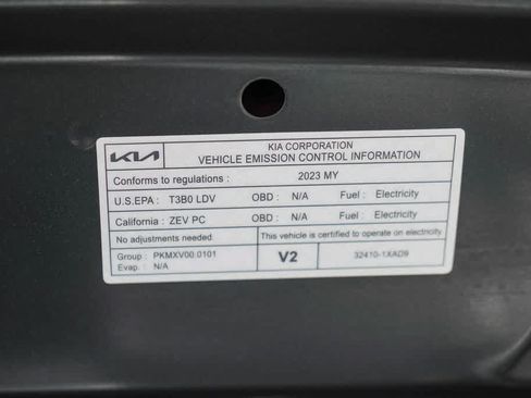 Certified 2023 Kia EV6 Light RWD image 27