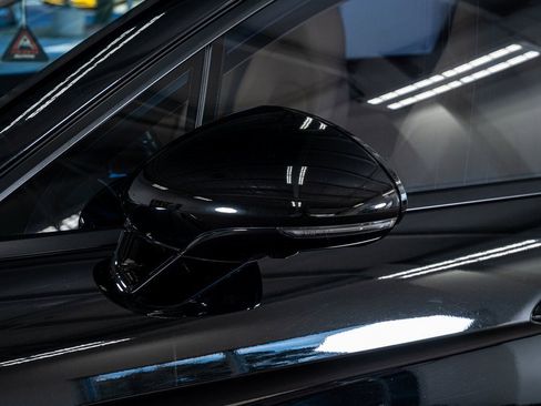 Used 2019 Porsche Panamera image 21