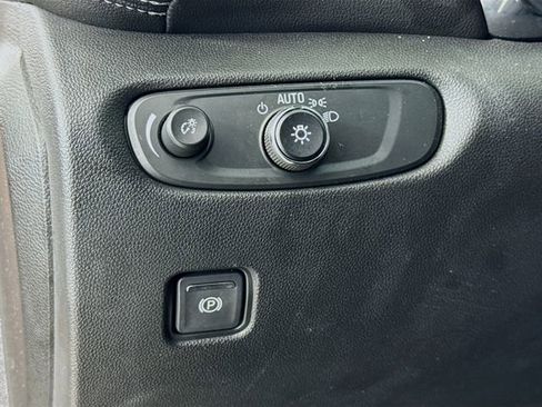 Used 2024 Chevrolet Blazer LT w/ Convenience Package image 10