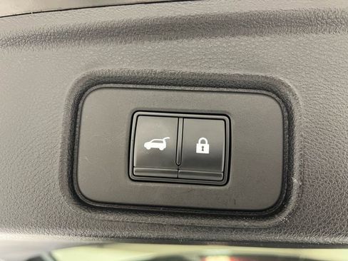 Used 2023 Nissan Pathfinder SL image 33