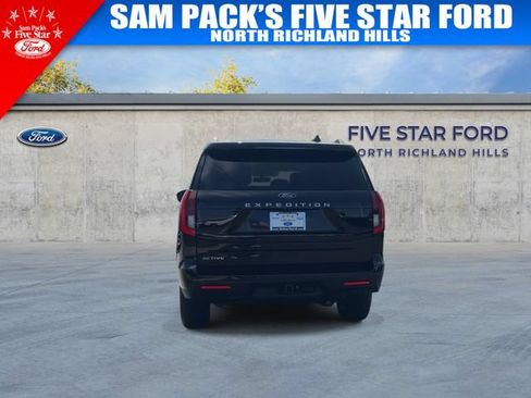 Used 2025 Ford Expedition Active AWD/4WD image 8