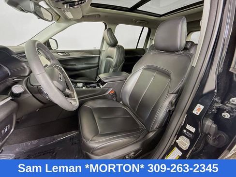 Used 2023 Jeep Grand Cherokee Limited image 21