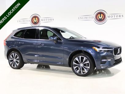 Used 2022 Volvo XC60 B5 Momentum w/ Advanced Package