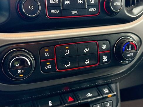 Used 2015 GMC Canyon SLT w/ Driver Alert Package AWD/4WD image 16