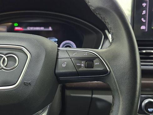 Used 2023 Audi Q5 e Premium w/ Convenience Package image 19