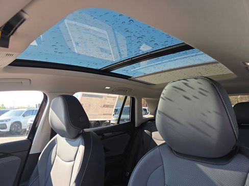 New 2026 Volkswagen Tiguan SE FWD image 10