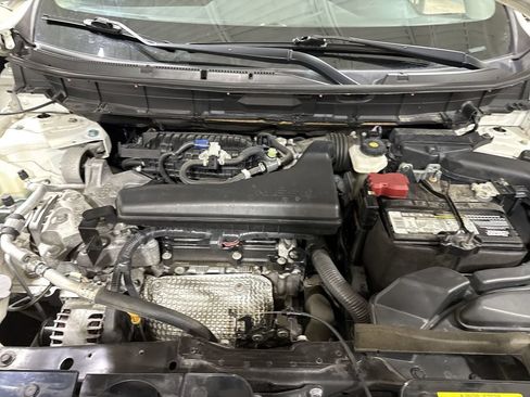 Used 2017 Nissan Rogue SV w/ SV Premium Package AWD/4WD image 25