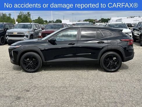 Certified 2024 Chevrolet Trax ACTIV w/ Sunroof Package FWD image 2