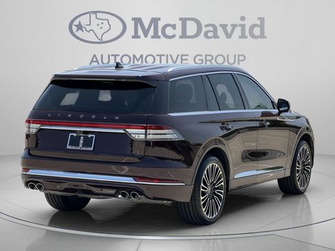 Certified 2024 Lincoln Aviator Black Label w/ Class IV Trailer Tow Package AWD/4WD image 7