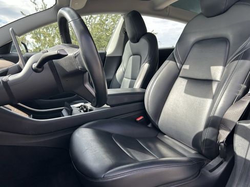 Used 2018 Tesla Model 3 image 11