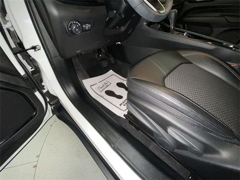 Used 2024 Jeep Compass Latitude w/ Altitude Special Edition image 12