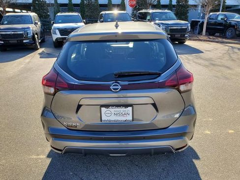Certified 2025 Nissan Kicks Play S image 5