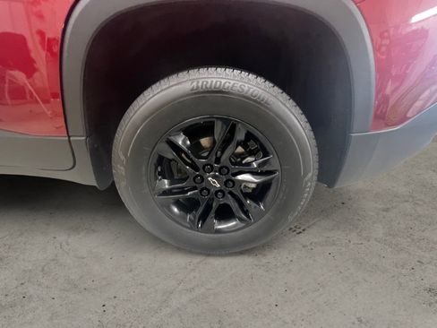 Used 2023 Chevrolet Traverse LT w/ Midnight/Sport Edition image 14