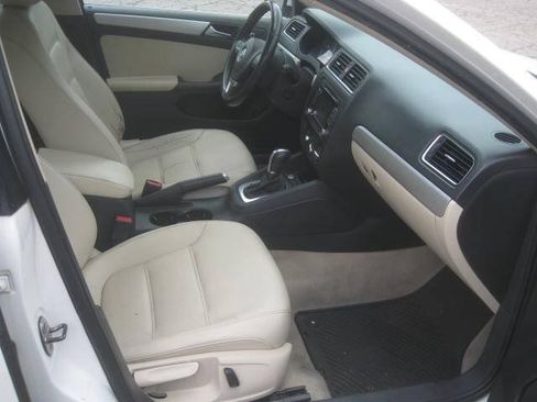 Used 2014 Volkswagen Jetta SE FWD image 18