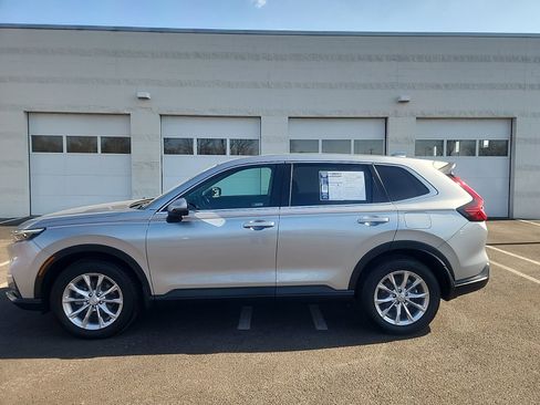 Used 2024 Honda CR-V EX image 3