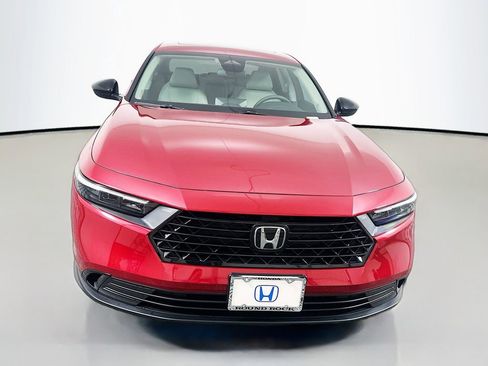 Certified 2025 Honda Accord SE image 2