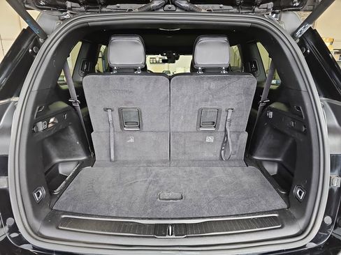 Used 2024 Jeep Grand Cherokee L Limited w/ Luxury Tech Group II image 12