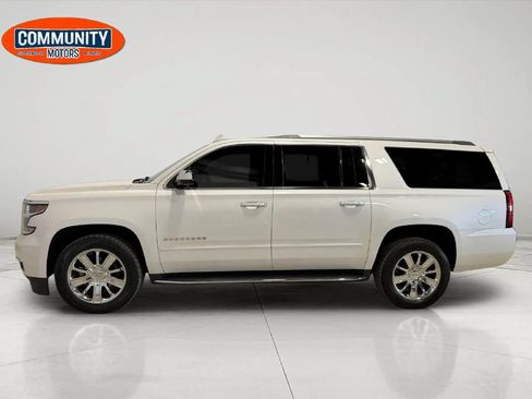 Used 2018 Chevrolet Suburban Premier AWD/4WD image 3