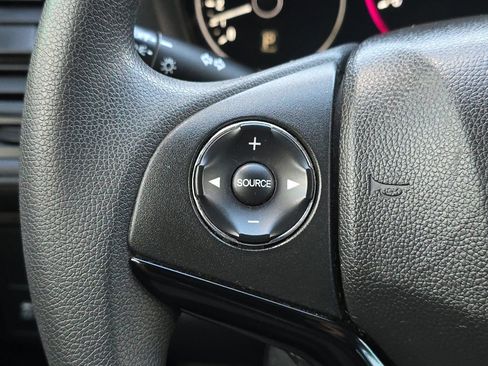 Used 2016 Honda HR-V LX image 29