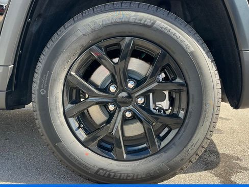 New 2025 Jeep Grand Cherokee L Altitude image 32