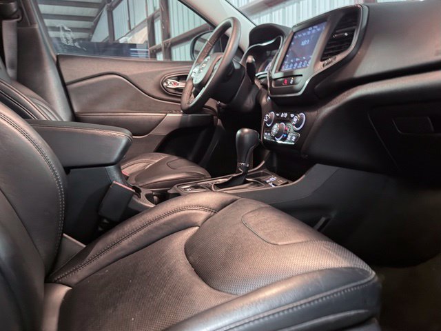 Used 2022 Jeep Cherokee Latitude Lux FWD image 13