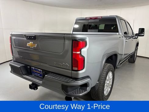 Used 2025 Chevrolet Silverado 2500 High Country w/ Technology Package AWD/4WD image 11