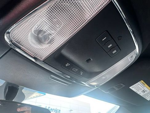 Used 2019 Jeep Grand Cherokee Laredo w/ Security & Convenience Group AWD/4WD image 18