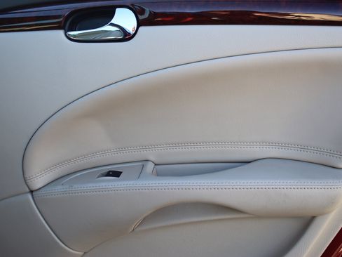 Used 2007 Buick Lucerne CXL image 25