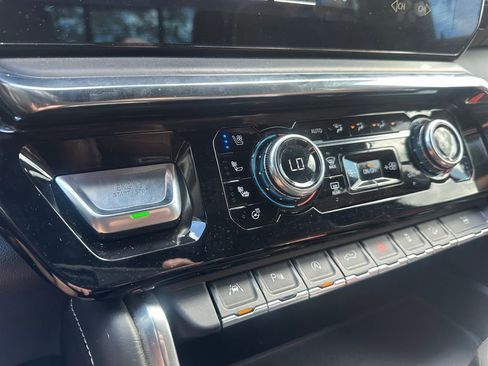 Used 2023 GMC Sierra 1500 Denali Ultimate image 25