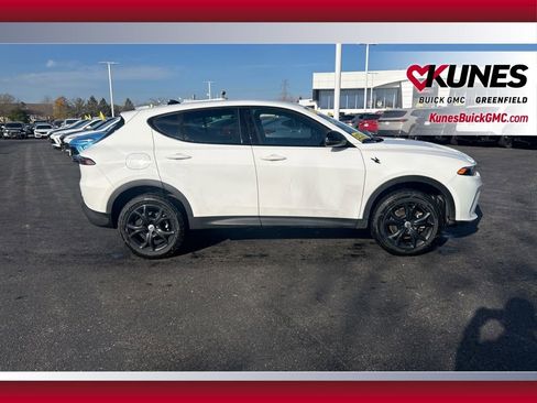 Used 2024 Dodge Hornet GT w/ GT Blacktop Package image 4