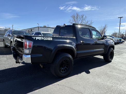 Used 2021 Toyota Tacoma TRD Off-Road AWD/4WD image 5