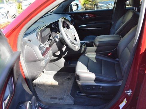 Used 2024 Chevrolet Traverse Z71 w/ Enhanced Driving Package image 17