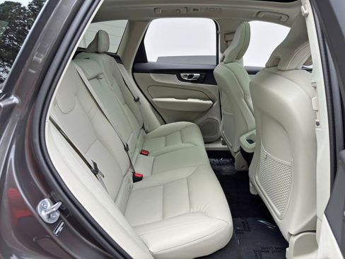 Used 2025 Volvo XC60 B5 Plus w/ Climate Package AWD/4WD image 41